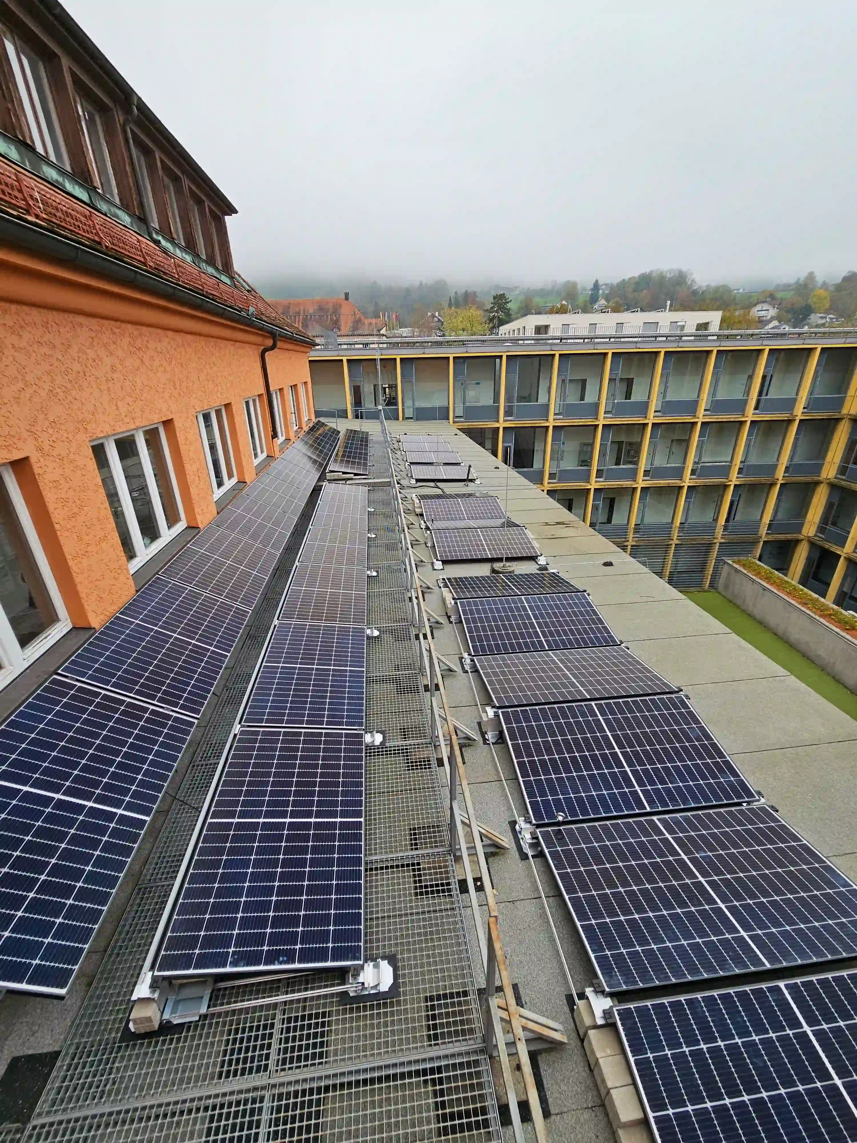 Neue PV-Anlage auf dem Dach der HTL Bregenz